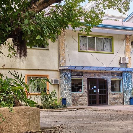 Hidden Hill Hotel Мактан Екстериор снимка